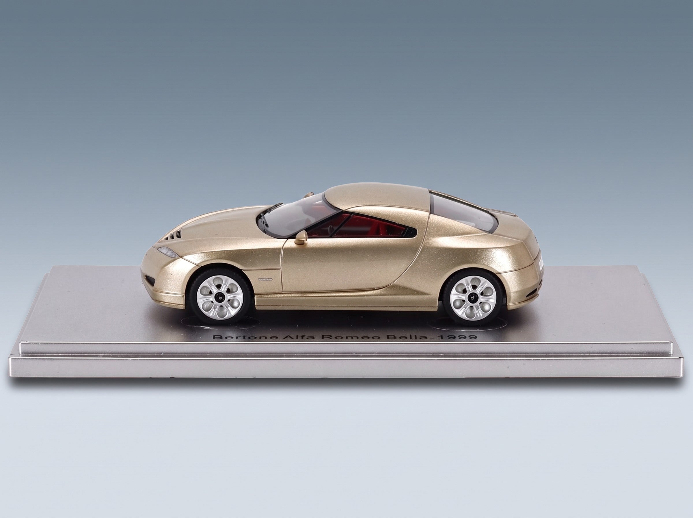 Alfa Romeo Bertone Bella Concept Car 1999 Gold Metallic Kess Model 1:43 scale model - side view