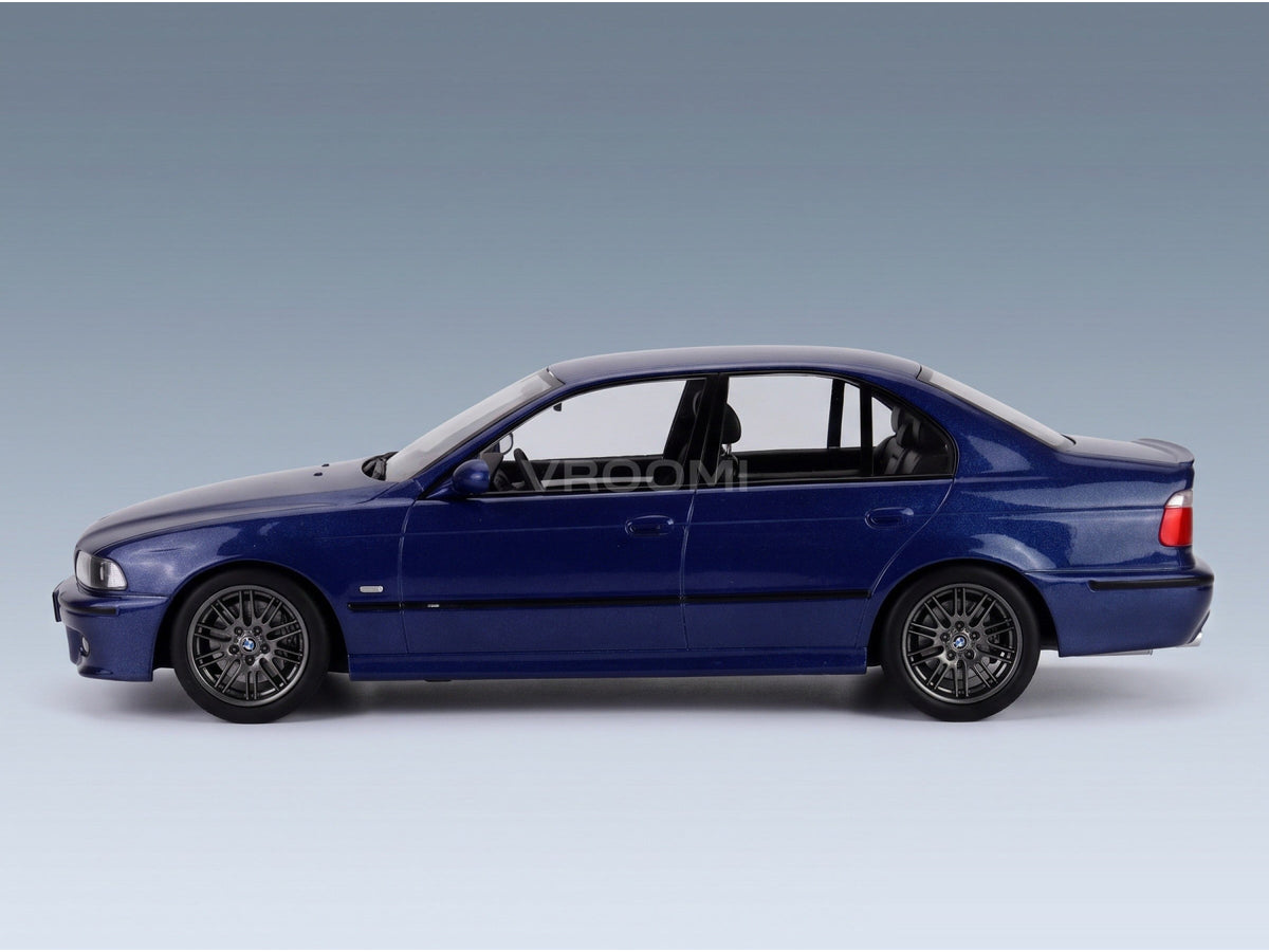 BMW M5 E39 1998 Avus Blue Metallic KK Scale 1:18 - side view
