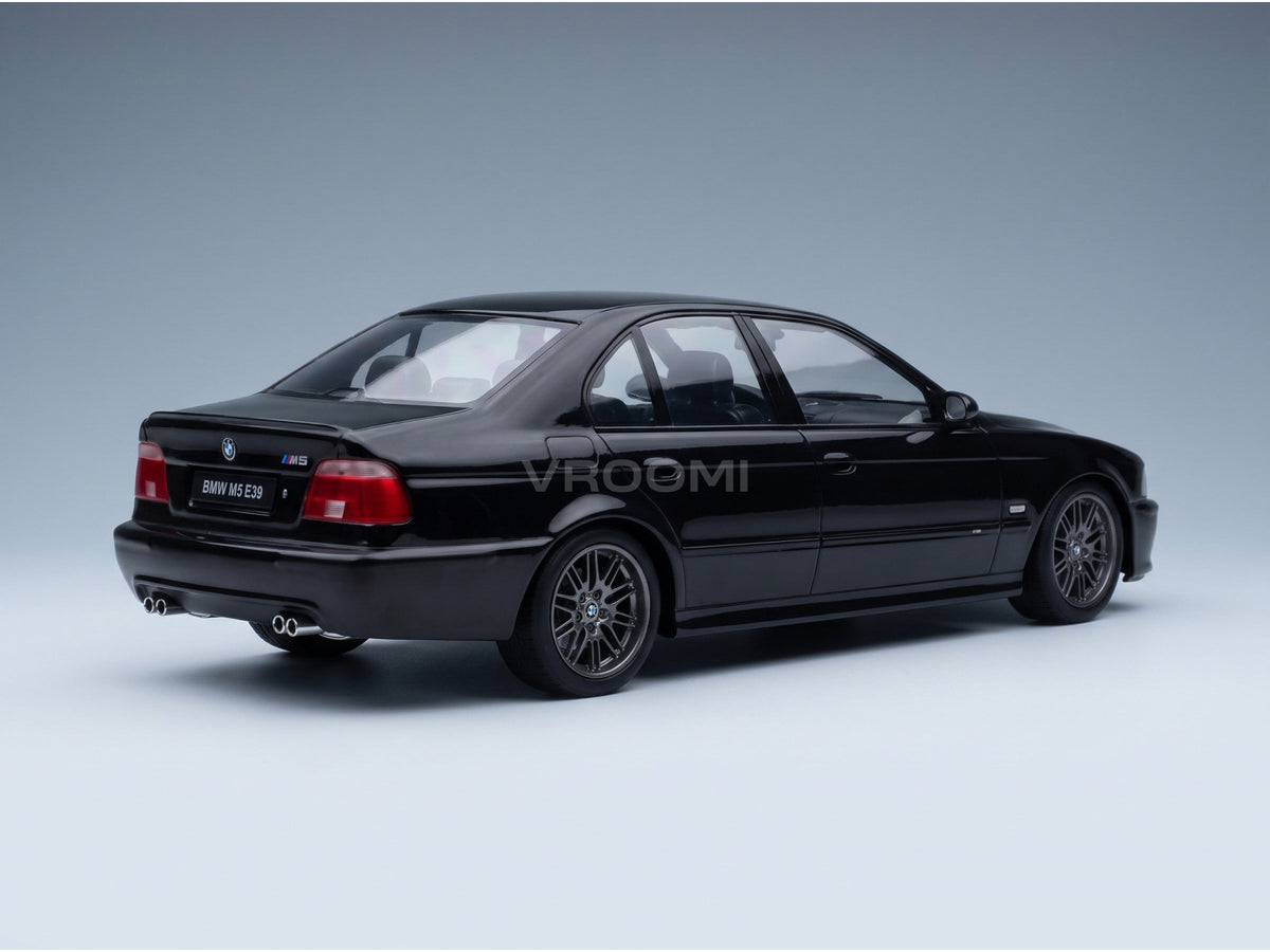 BMW M5 E39 1998 Black KK Scale 1:18 - rear three-quarter view