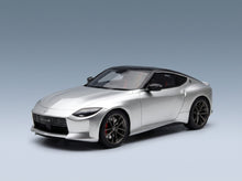 Nissan Fairlady Z Coupe 2023 Silver Kyosho 1:18 scale model - front three-quarter view