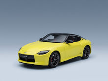 Nissan Fairlady Z Coupe 2023 Yellow Kyosho 1:18 scale model - front three-quarter view