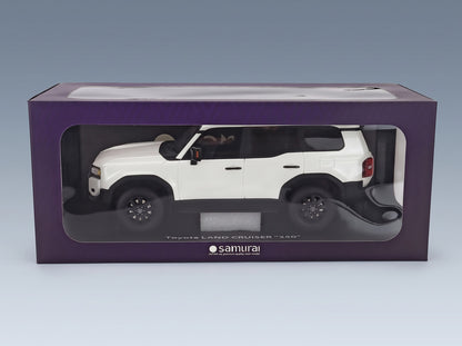 Toyota Land Cruiser 250 2024 White Kyosho 1:18 - original packaging