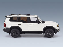 Toyota Land Cruiser 250 2024 White Kyosho 1:18 - side view