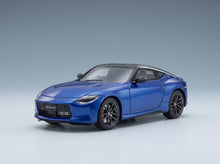 Nissan Fairlady Z Coupe 2023 Blue Kyosho 1:43 scale model - front three-quarter view