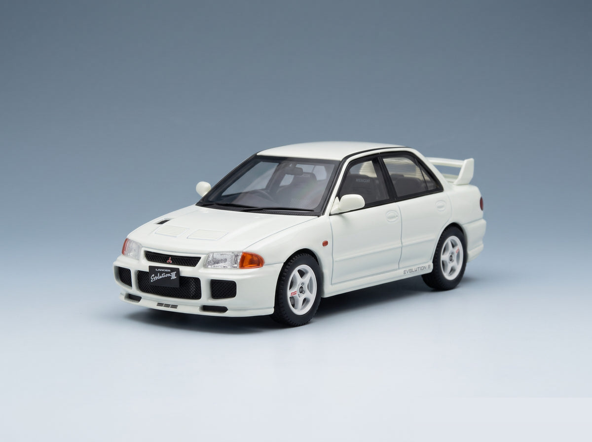 Mitsubishi Lancer Evolution III 1995 White Kyosho 1:43 scale model - front three-quarter view