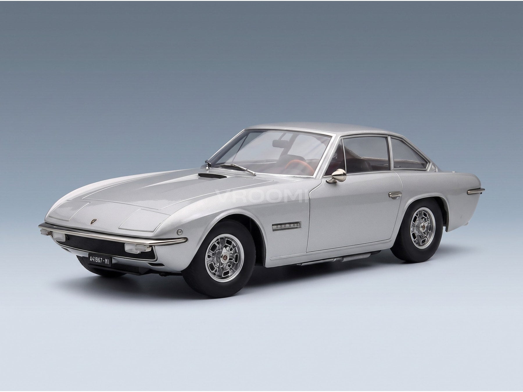 Lamborghini Islero S 1969 Silver KK Scale 1:18 scale model - front three-quarter view
