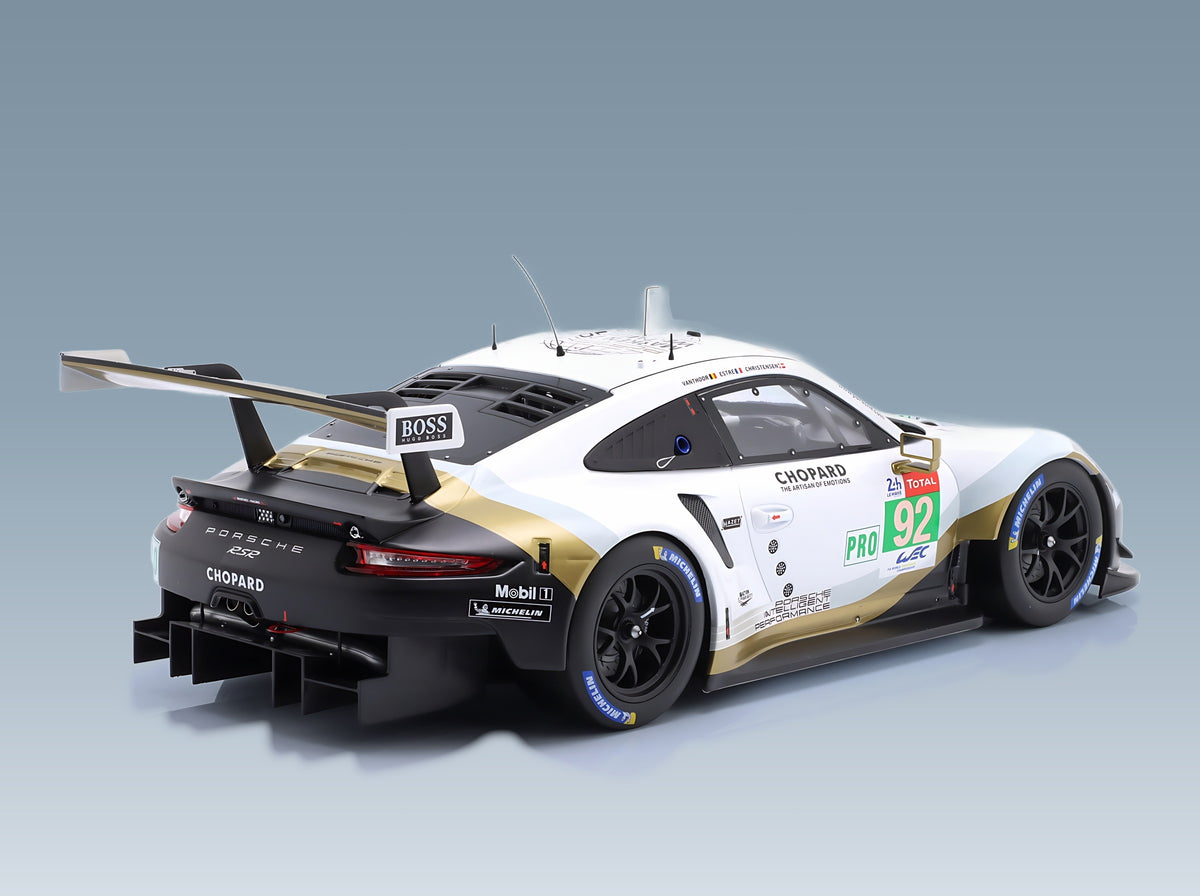 Porsche 911 991 RSR 4.0L Porsche No. 92 Michael Christensen Kevin Estre Laurens Vanthoor 24h Le Mans 2019 IXO Models 1:12 scale model - rear three-quarter view
