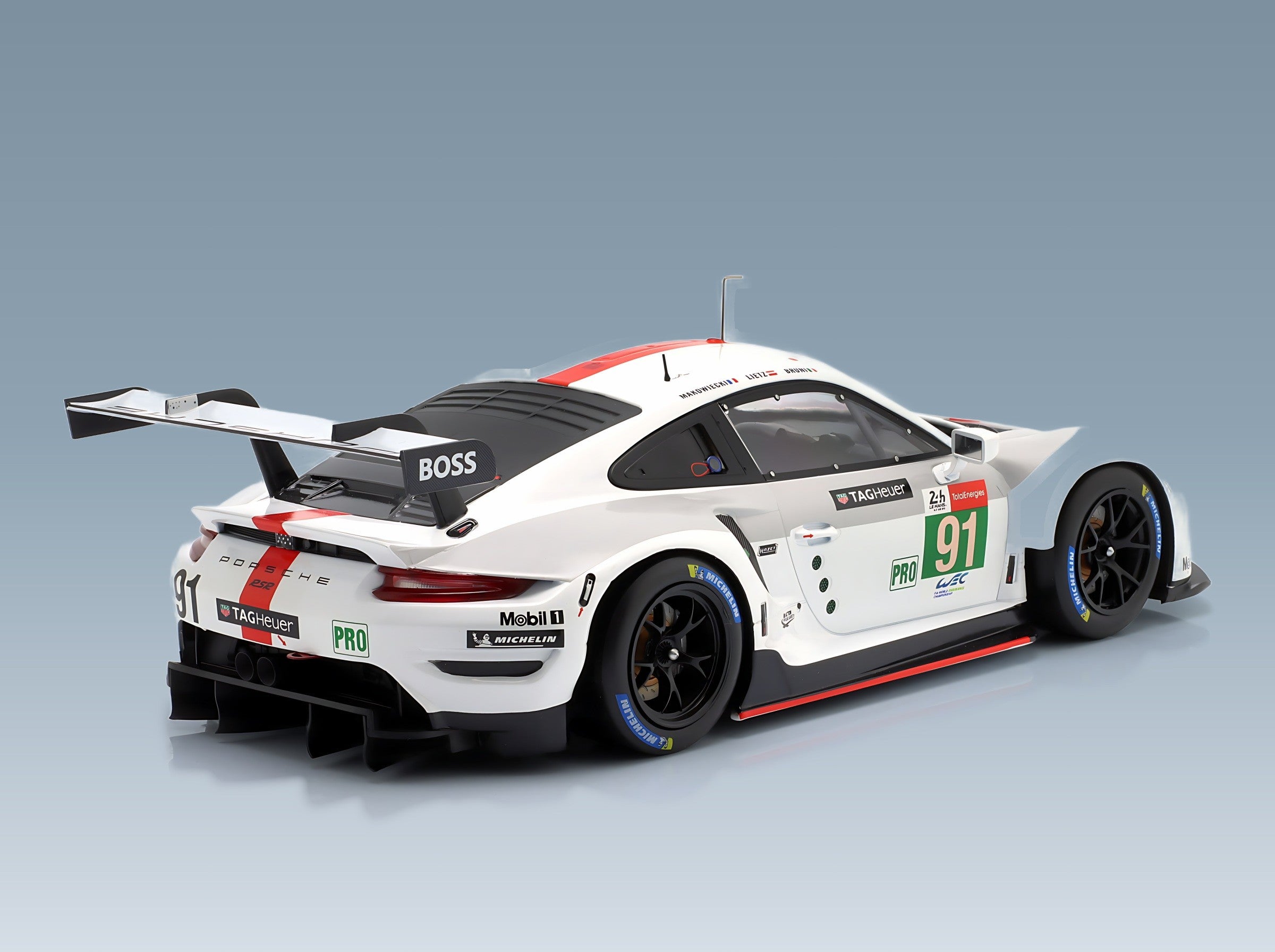 Porsche 911 991-2 RSR-19 4.2L Porsche GT No. 91 Gianmaria Bruni Richard Lietz Frederic Makowiecki 24h Le Mans 2021 IXO Models 1:18 scale model - rear three-quarter view