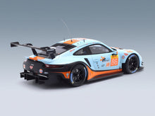 Porsche 911 991 RSR Gulf Racing No. 86 Michael Wainwright Ben Barker Alex Davison 24h Le Mans 2018 IXO Models 1:18 scale model - rear three-quarter view