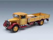 Mercedes-Benz LO 2750 Platform Truck 1933 Yellow Red CMC 1:18 scale model - front three-quarter view