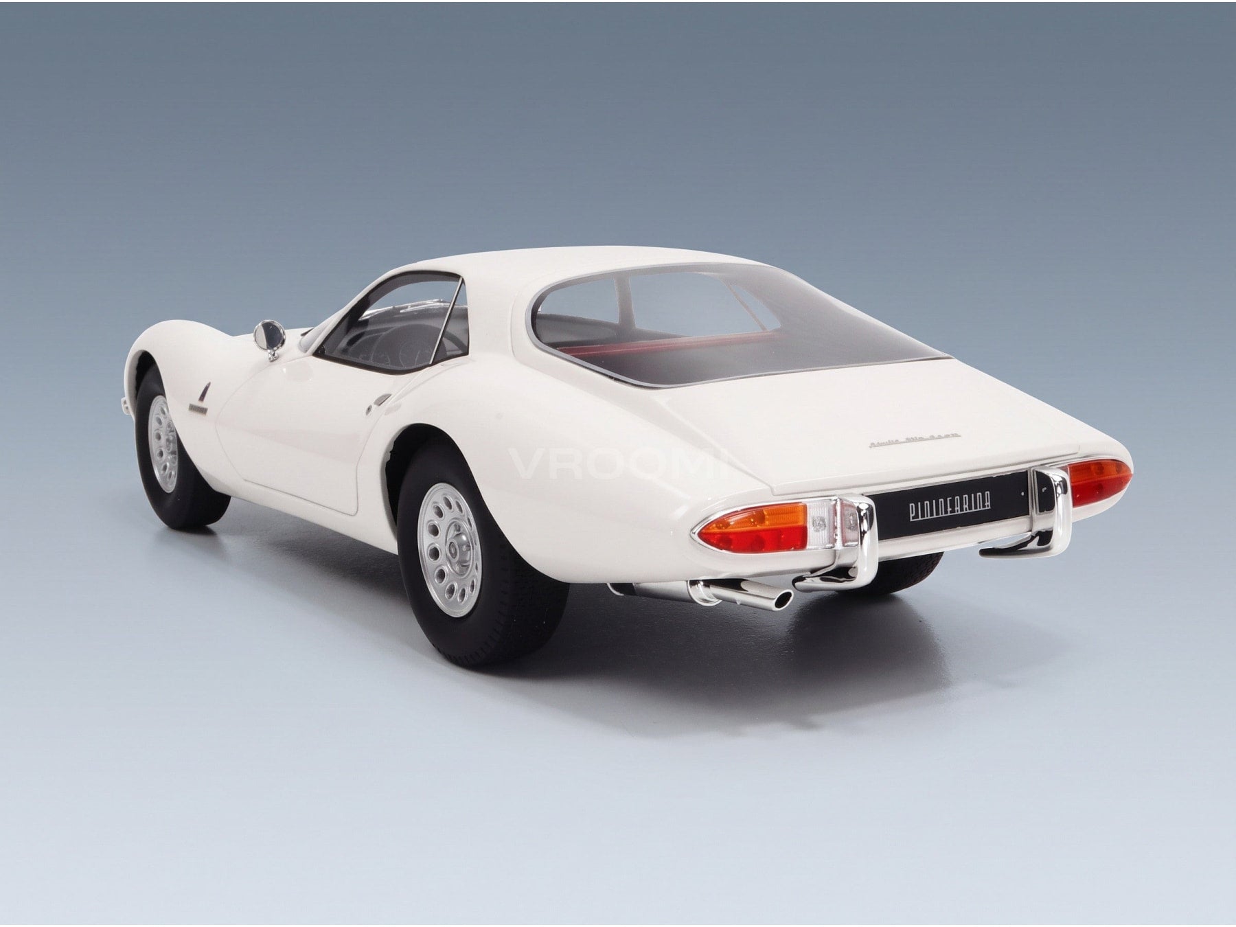 Alfa Romeo Giulia TZ2 Coupé Pininfarina 1965 White Maxima 1:18 scale model - rear three-quarter view