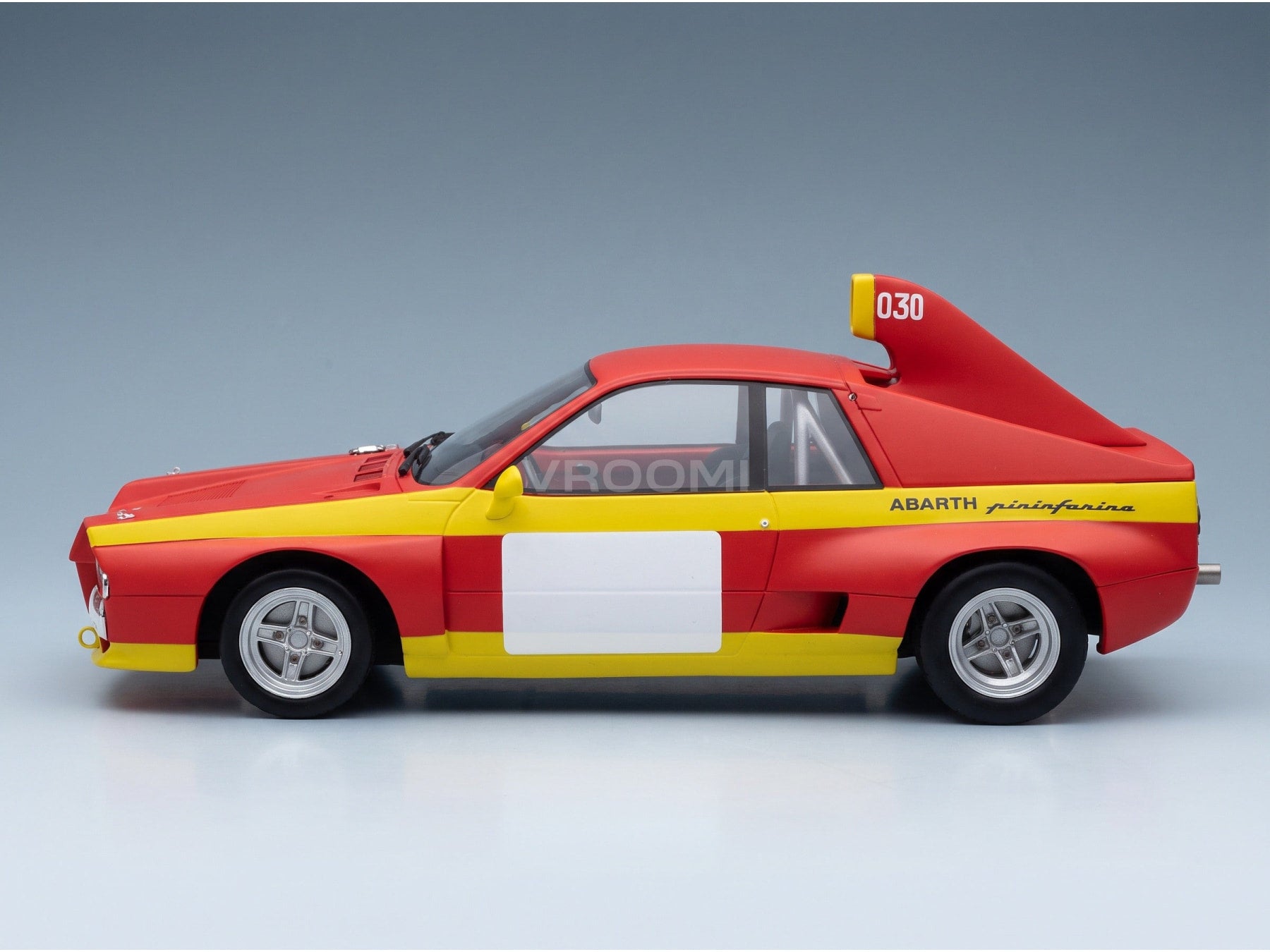 Abarth SE030 Pininfarina Press 1974 Maxima 1:18 scale model - side view