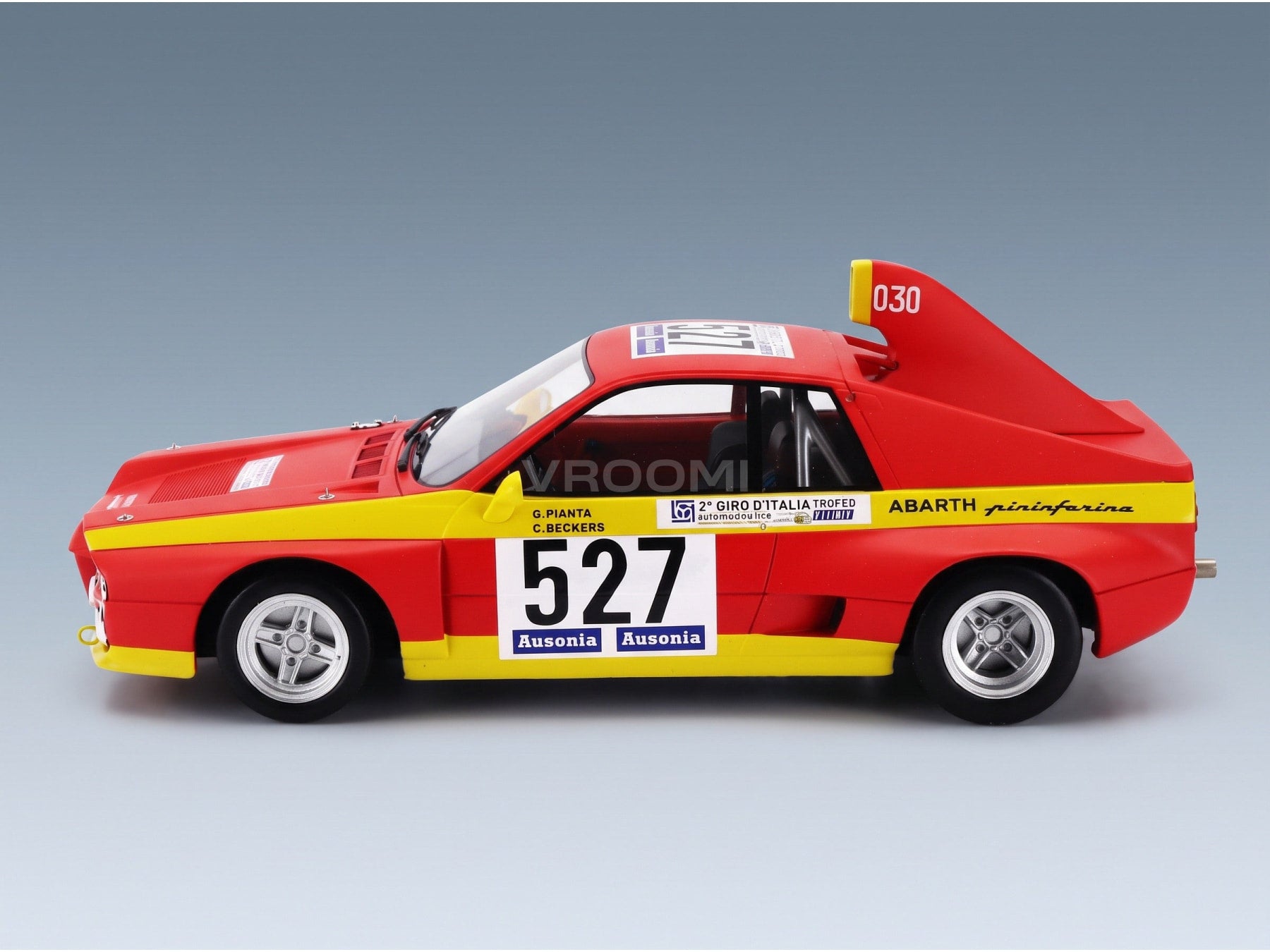 Abarth SE030 Pininfarina No. 527 Giorgio Pianta Christine Beckers 2nd Giro d'Italia 1974 Maxima 1:18 scale model - side view