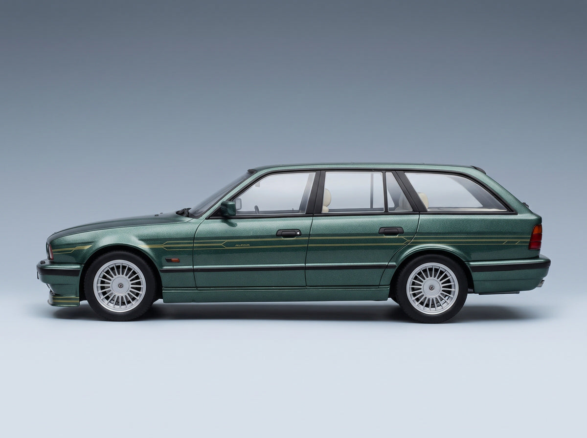 BMW 5-Series B10 4.6 Alpina Touring (E34) 1989 Green Metallic MCG 1:18 scale model - side view