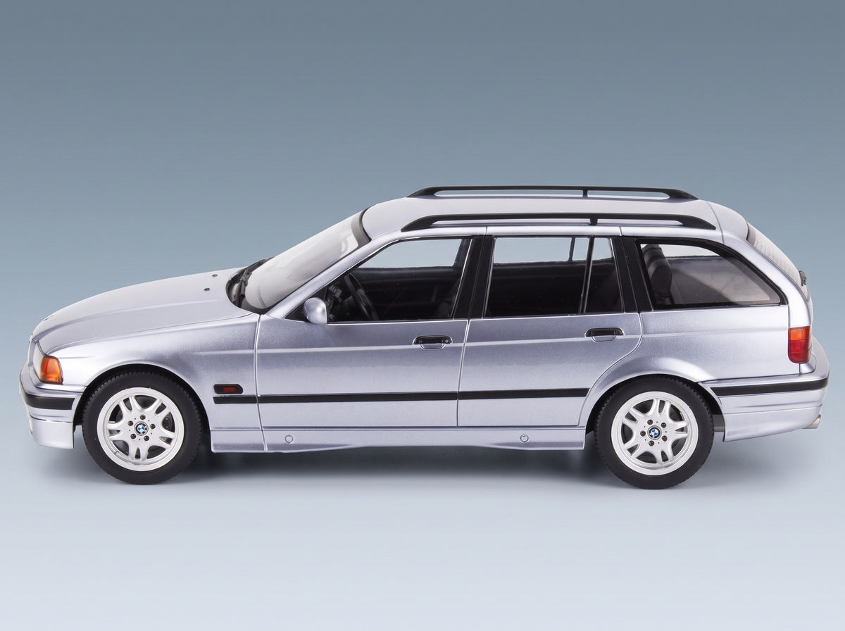 BMW 3 Series 328i Touring Station Wagon 1995 Blue Metallic MCG 1:18 scale model - side view