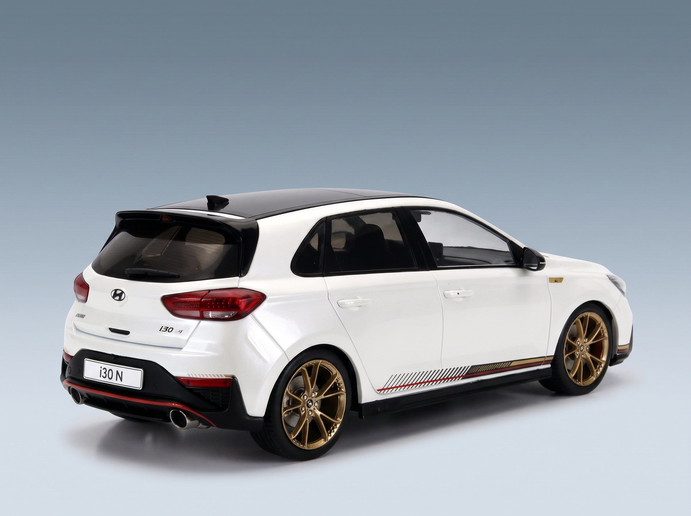 Hyundai i30 Drive-N Limited Edition 2021 White Metallic MCG 1:18 scale model - rear three-quarter view