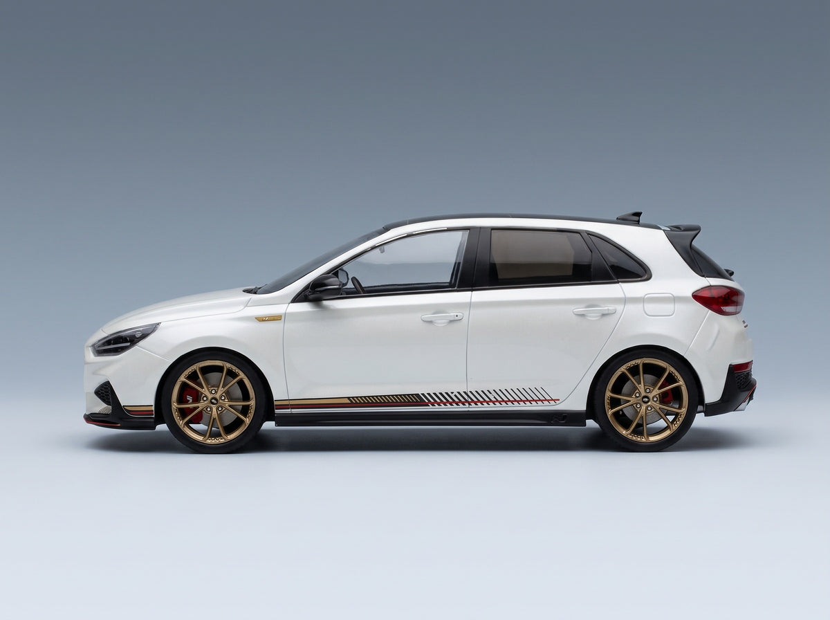Hyundai i30 Drive-N Limited Edition 2021 White Metallic MCG 1:18 scale model - side view