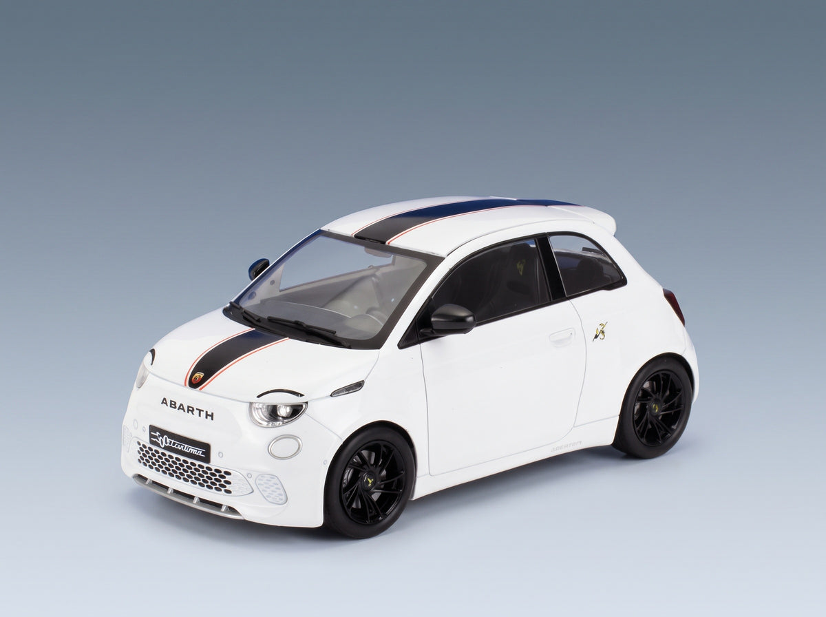 Fiat 500e Abarth 2024 White MCG 1:18 scale model - front three-quarter view