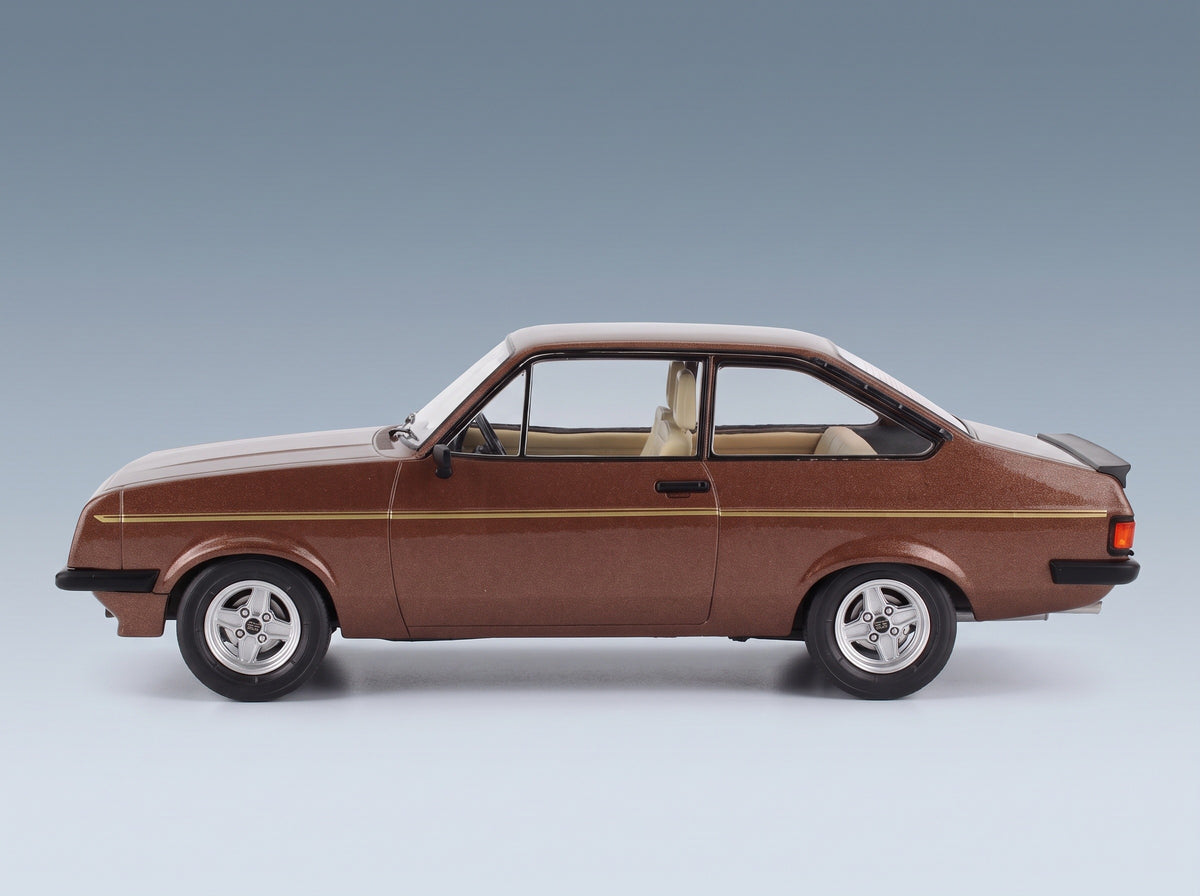 Ford Escort MkII RS 2000 1977 Brown Metallic MCG 1:18 scale model - side view