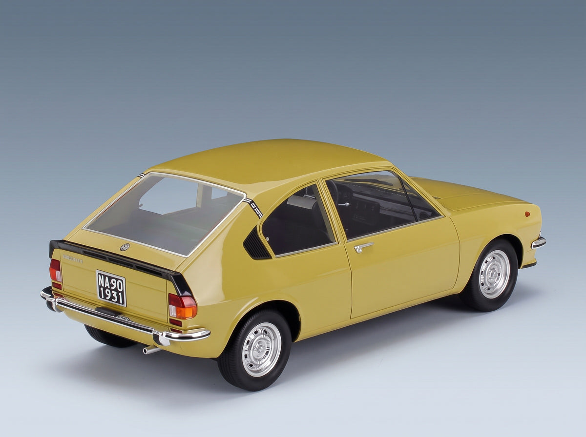 Alfa Romeo Alfasud Ti 1-Series 1973 Giallo Piper Mitica 1:18 scale model - rear three-quarter view