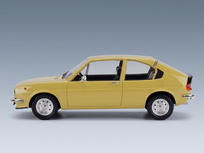 Alfa Romeo Alfasud Ti 1-Series 1973 Giallo Piper Mitica 1:18 scale model - side view