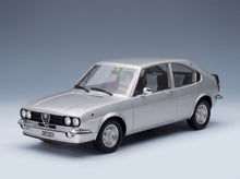 Alfa Romeo Alfasud Ti 1-Series 1973 Silver Mitica 1:18 scale model - front three-quarter view