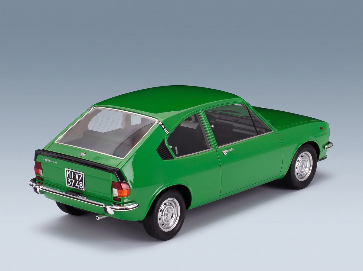 Alfa Romeo Alfasud Ti 1-Series 1973 Green Mitica 1:18 scale model - rear three-quarter view