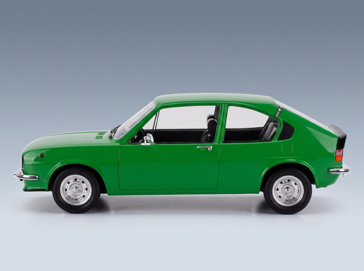 Alfa Romeo Alfasud Ti 1-Series 1973 Green Mitica 1:18 scale model - side view