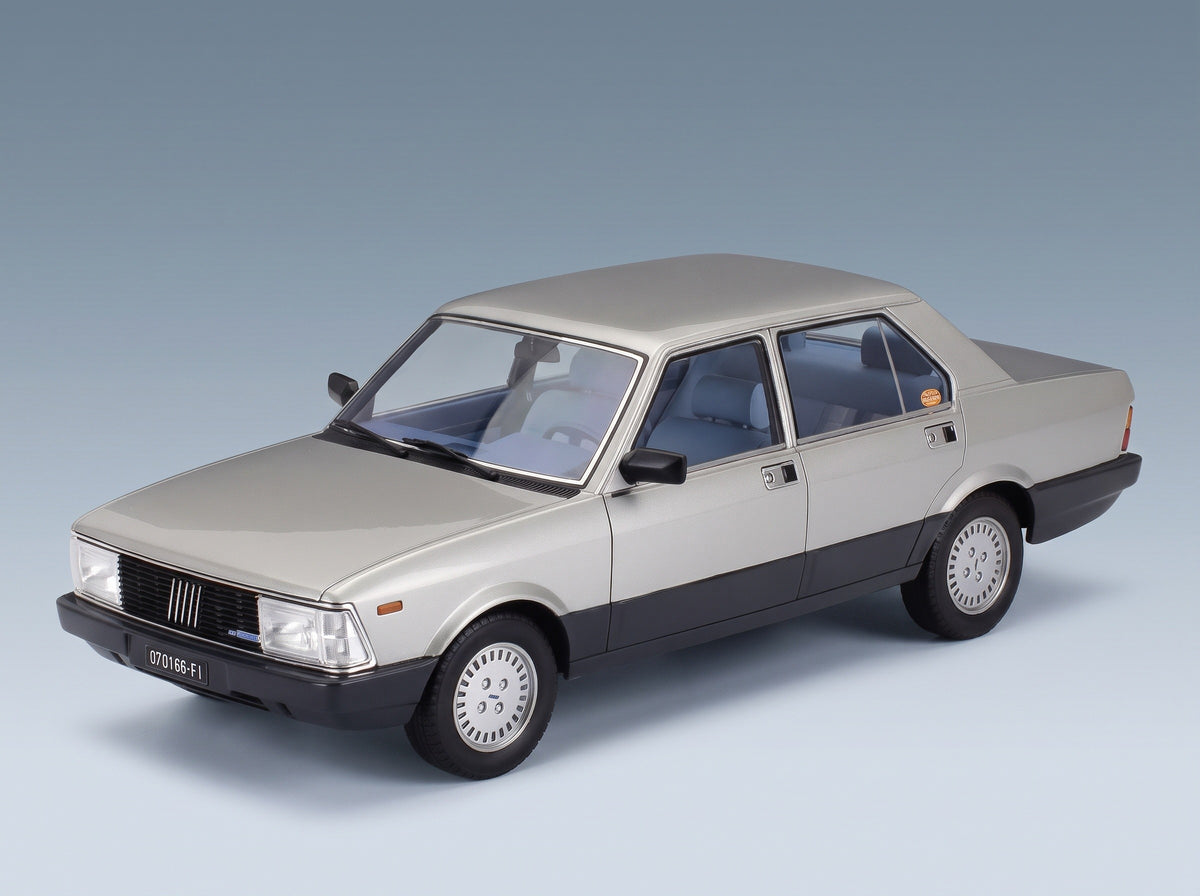 Fiat Argenta 2-Serie VX/SX 120HP 1984 Silver Mitica 1:18 scale model - front three-quarter view