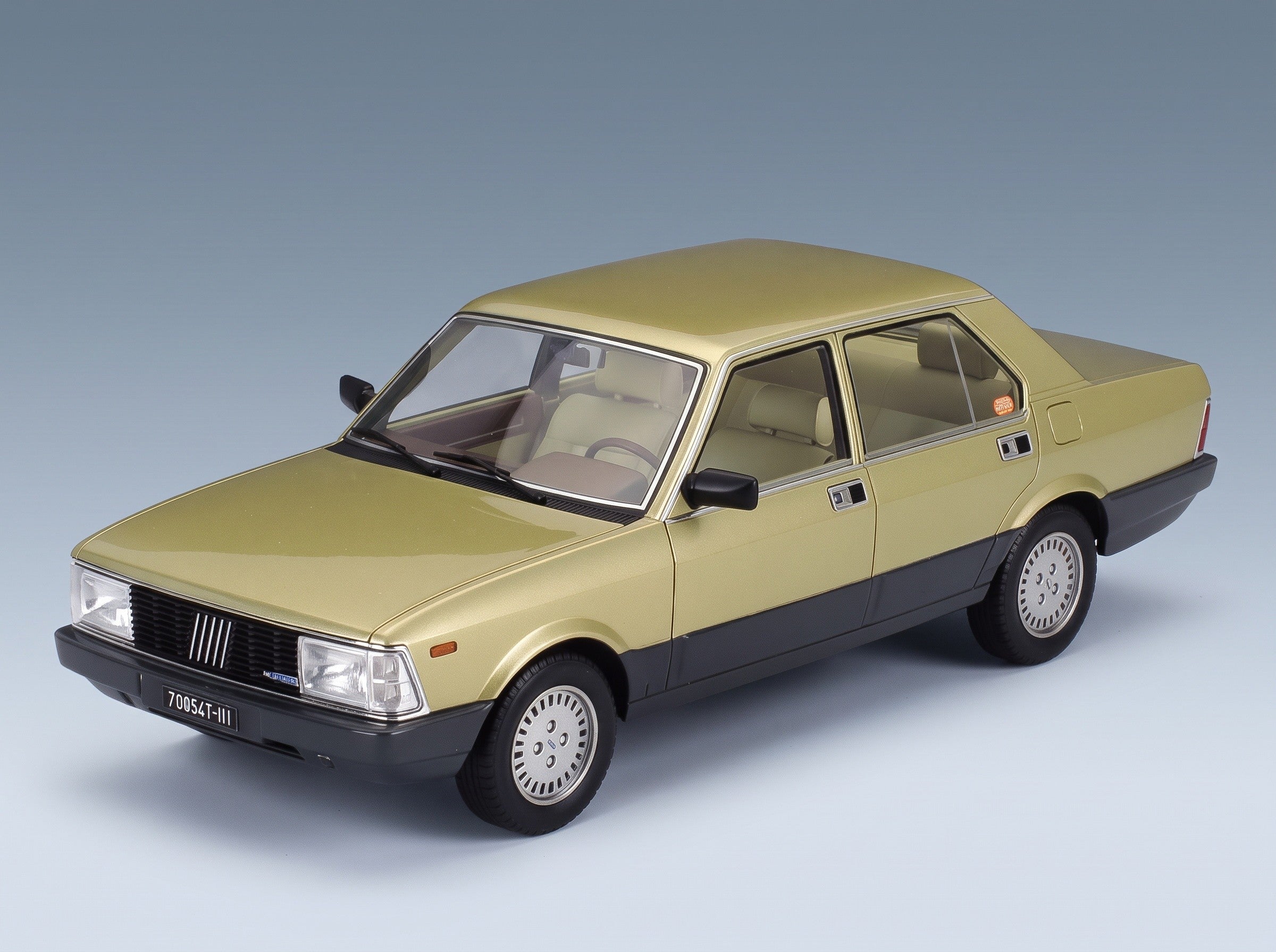 Fiat Argenta 2-Serie VX/SX 120HP 1984 Beige Metallic Mitica 1:18 scale model - front three-quarter view