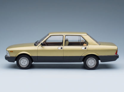 Fiat Argenta 2-Serie VX/SX 120HP 1984 Beige Metallic Mitica 1:18 scale model - side view