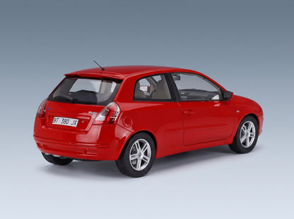 Fiat Stilo Abarth 2.4 20V 2001 Tiziano Red Mitica 1:18 scale model - rear three-quarter view