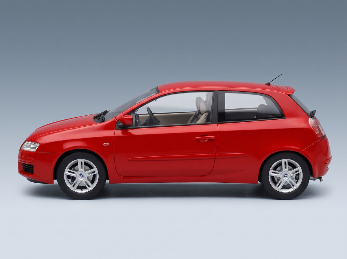 Fiat Stilo Abarth 2.4 20V 2001 Tiziano Red Mitica 1:18 scale model - side view