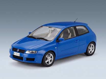 Fiat Stilo Abarth 2.4 20V 2001 Blue Pole 246 Mitica 1:18 scale model - front three-quarter view