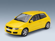Fiat Stilo Abarth 2.4 20V 2001 Giallo Imola 507 Mitica 1:18 scale model - front three-quarter view