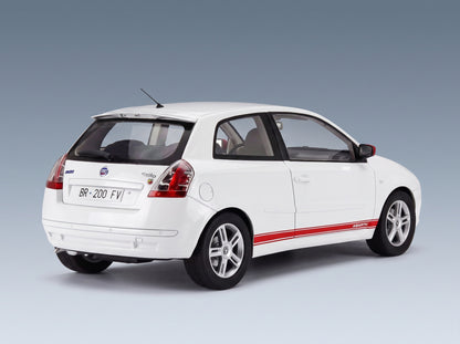 Fiat Stilo Abarth 2.4 20V 2001 White Mitica 1:18 scale model - rear three-quarter view