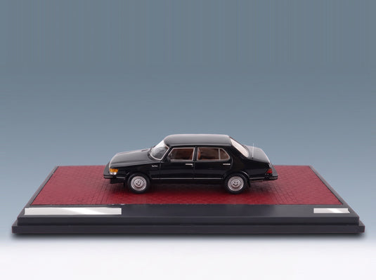Saab 900 CD Turbo 1986 Black Matrix Scale Models 1:43 scale model - side view on display base