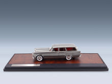 Bentley S2 Wendler Ch.LLBA9 Estate Wagon 1960 Silver Matrix Scale Models 1:43 scale model - side view on display base