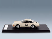 Porsche 911S Coupé No. 32 Test 24h Le Mans 1966 Matrix Scale Models 1:43 scale model - side view on display base