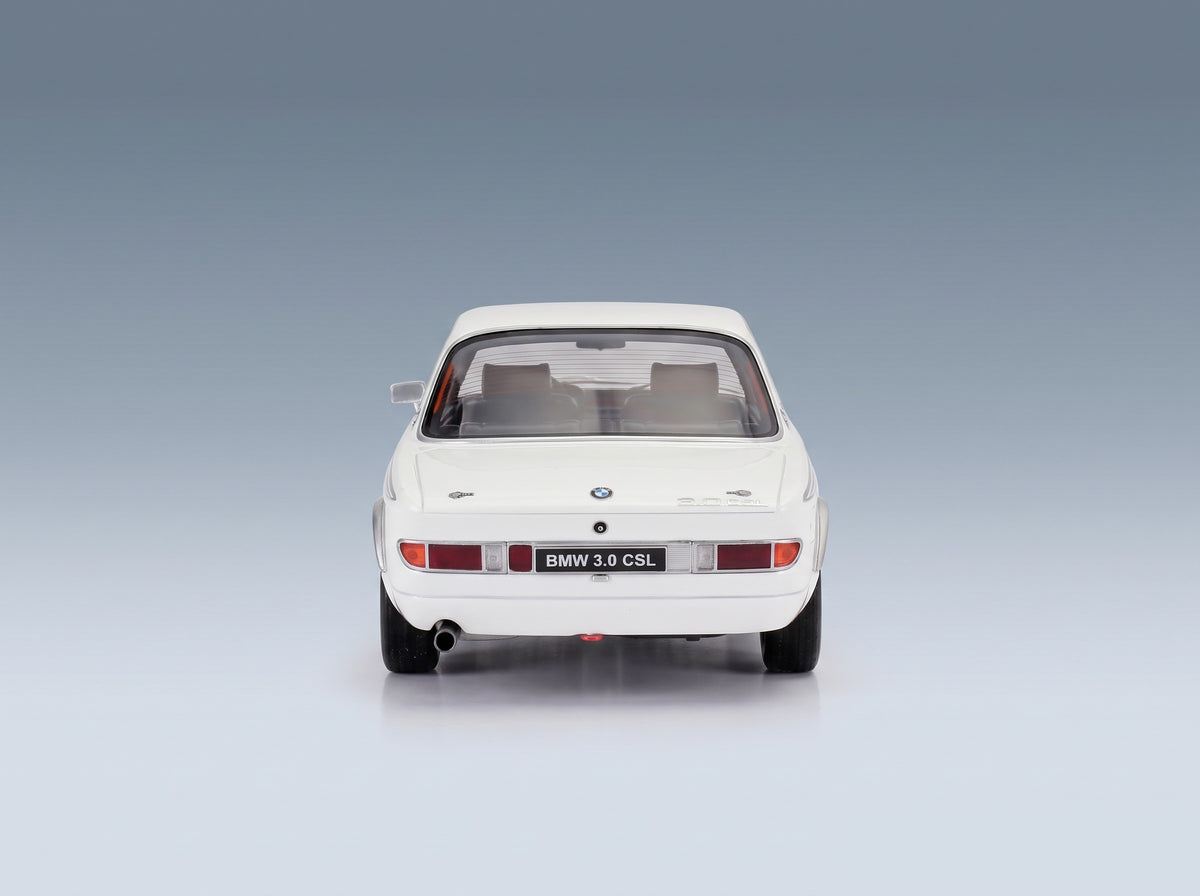 BMW 3.0 CSL Coupé 1972 White Otto-Mobile 1:18 scale model - rear view