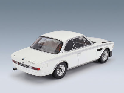 BMW 3.0 CSL Coupé 1972 White Otto-Mobile 1:18 scale model - rear three-quarter view
