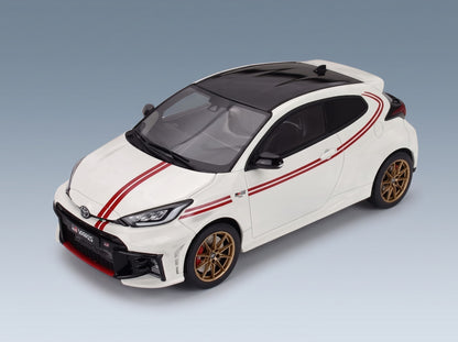 Toyota Yaris GR TGR Italy Limited Edition 2024 White Red Otto-Mobile 1:18 scale model - front three-quarter view