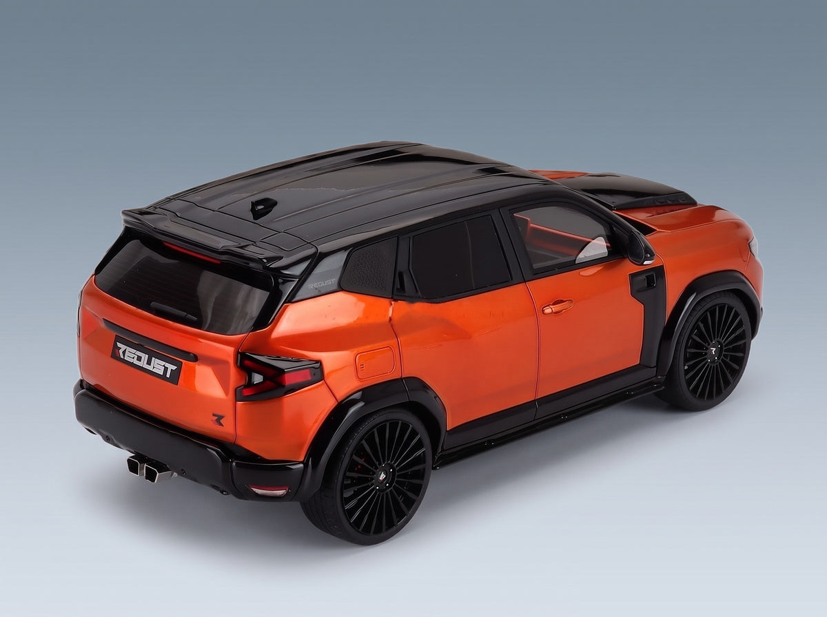 Dacia Duster Redust Sport 4x2 Hybrid 2025 Orange Otto-Mobile 1:18 scale model - rear three-quarter view