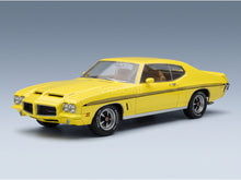 PONTIAC - GTO LEMANS RAM AIR COUPE 1972 - YELLOW - front three-quarter view