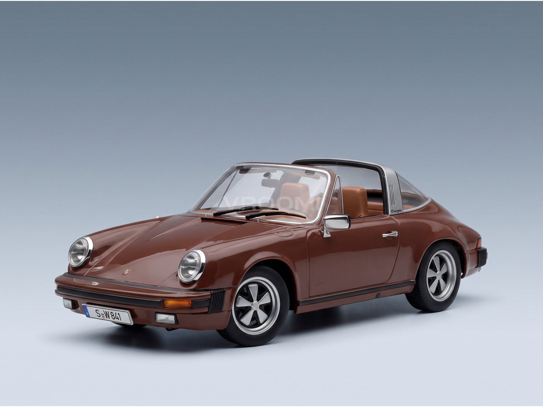 Porsche 911 SC Targa 1975 Brown KK Scale 1:18 scale model - front three-quarter view