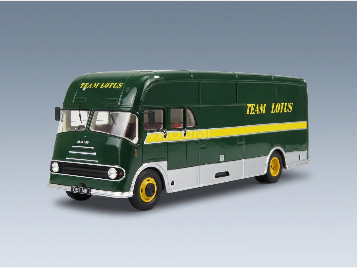 Bedford Truck Team Lotus Car Transporter 1961 Spark Model 1:43 scale model - front three-quarter view