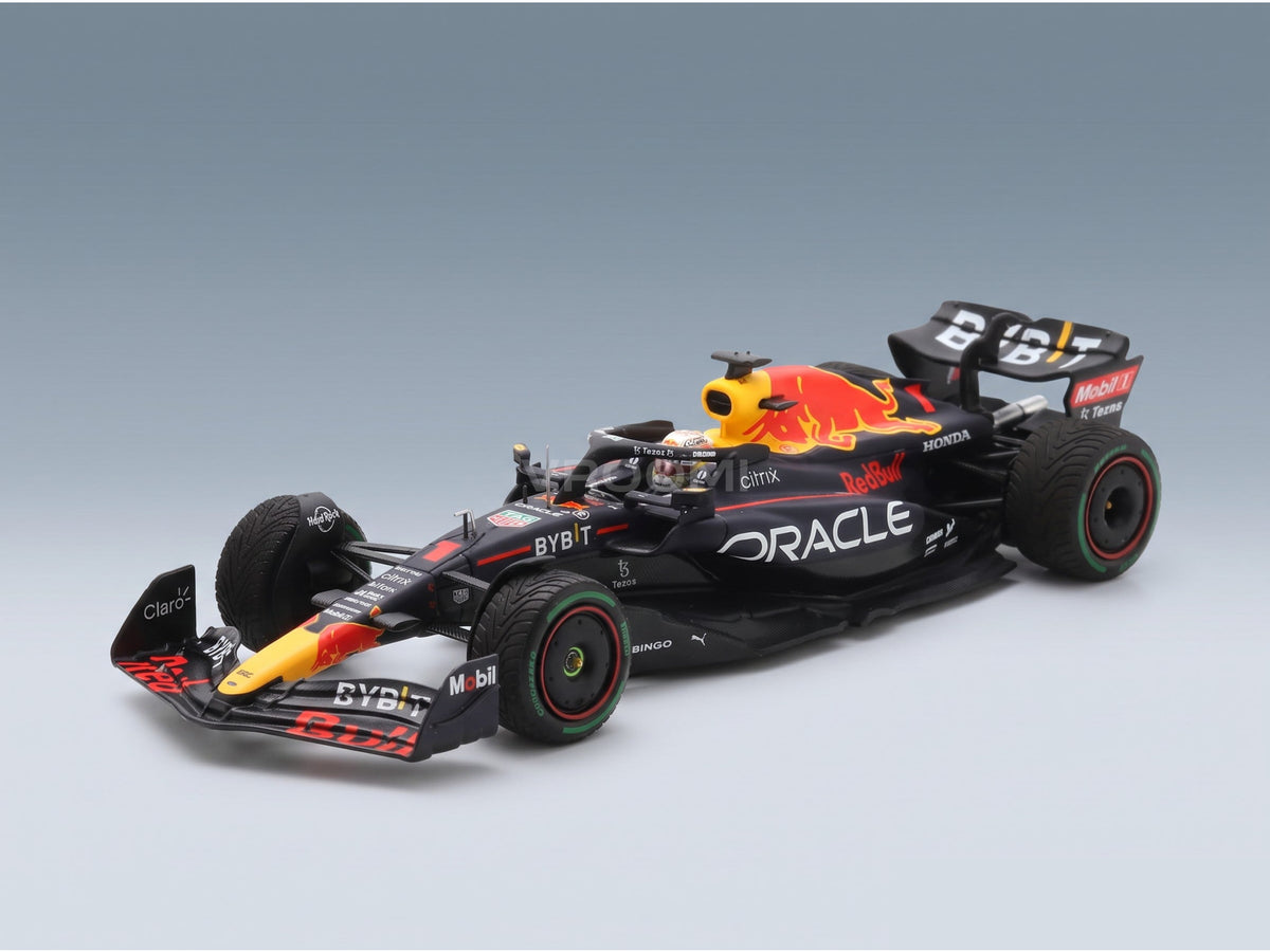 Red Bull RB18 Oracle Red Bull Racing No. 1 Max Verstappen Winner Japan GP World Champion with Pit Board 2022 Spark Model 1:43 scale model - front three-quarter view