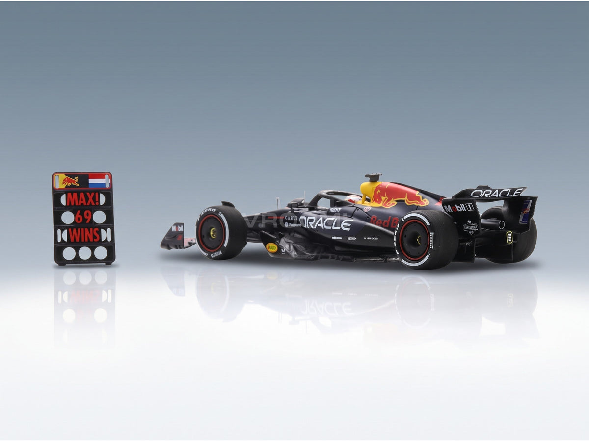 Red Bull RB21 Oracle Red Bull Racing No. 1 Verstappen Winner Las Vegas GP 2025 with Pit Board Spark Model 1:43 scale model - rear three-quarter view