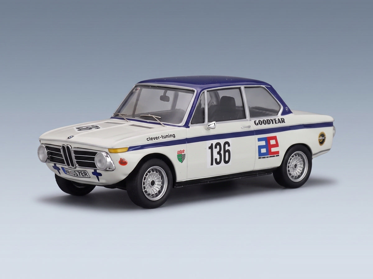 BMW 1602 No. 136 Helmut Elmar Clever 300 km Nürburgring 1971 Trofeu 1:43 scale model - front three-quarter view