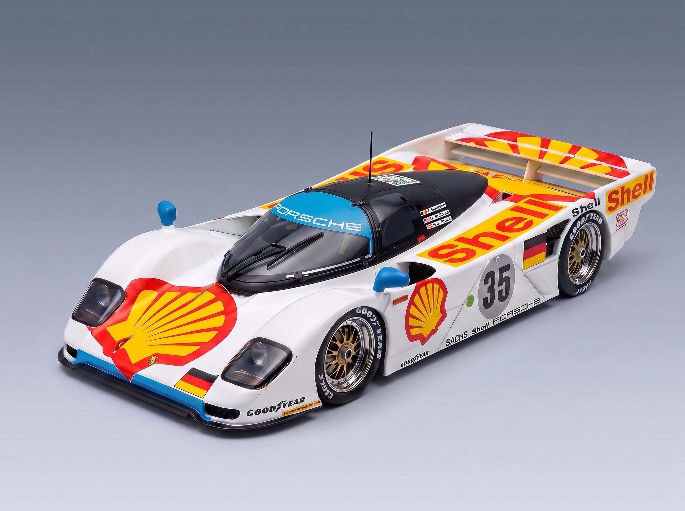 Porsche Dauer 962 3.0L Turbo Team Le Mans Porsche No. 35 Hans Joachim Stuck Thierry Boutsen Danny Sullivan 3rd 24h Le Mans 1994 Werk83 1:18 scale model - front three-quarter view